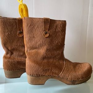 RARE! Sanita cowhide fur boots